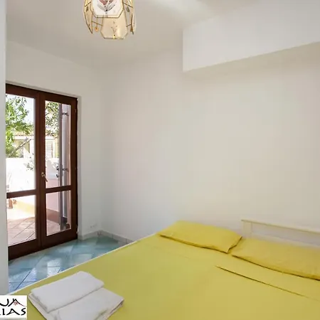 A Due Passi Dal Mare Apartment *