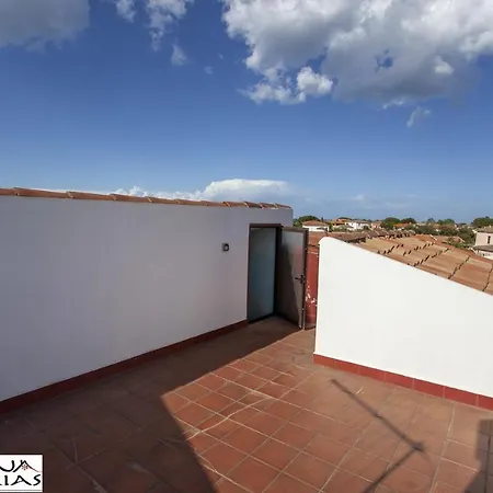 A Due Passi Dal Mare Apartment *